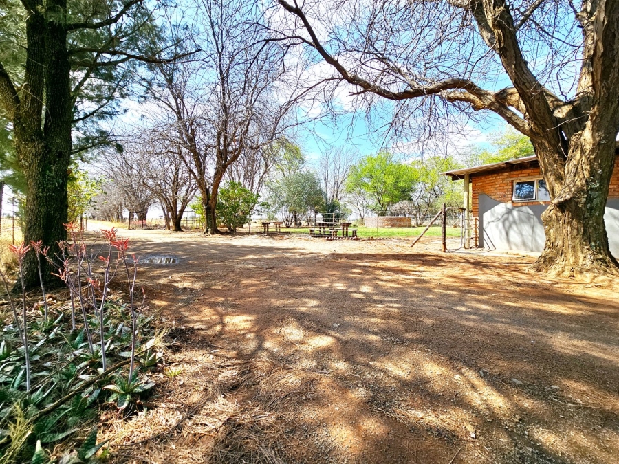 6 Bedroom Property for Sale in Bloemfontein Rural Free State